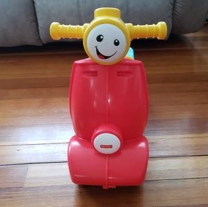 Fisher Price Laugh and learn smart stages scooter